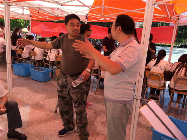 展经管风采，现青春活力——记首日迎新