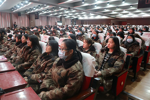 学习贯彻党的十九届五中全会精神宣讲会在我校举行