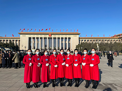 凯旋而归！bat365正版唯一官网14名同学圆满完成2022年全国两会礼仪志愿服务工作