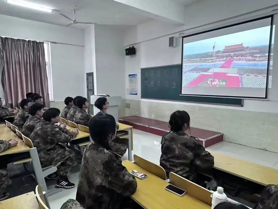 我校组织师生同上“青春为祖国 挺膺共担当”主题网络思政大课新闻稿