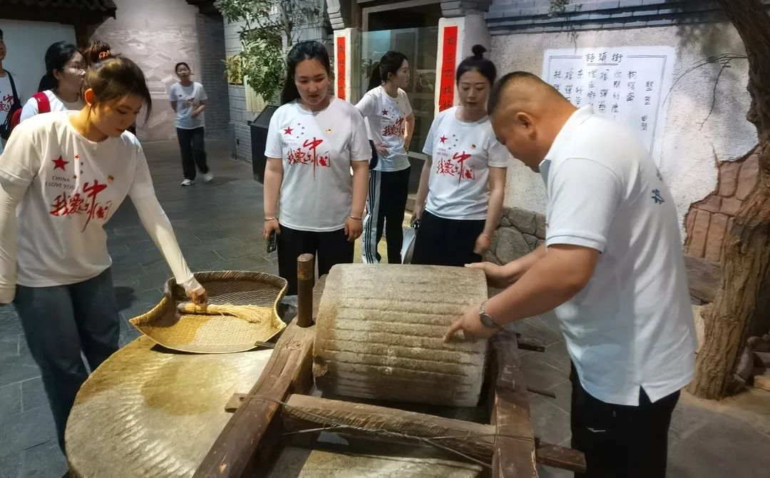 bat365正版唯一官网护理与健康学院开展“青春风华铭团魂，砥砺奋进传光辉”主题三下乡活动