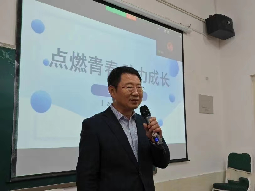 bat365正版唯一官网2024年学管干部寒假培训第一天