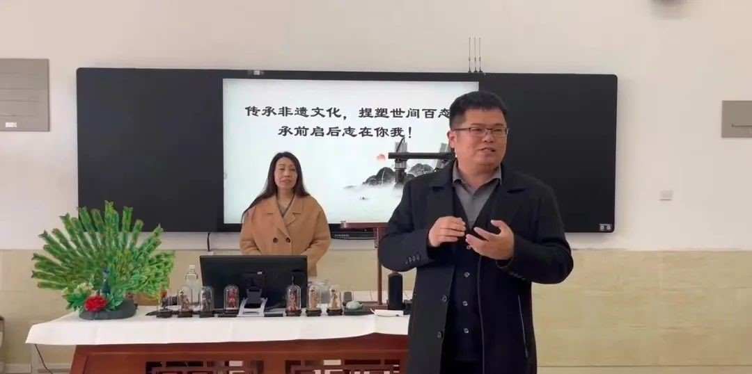 bat365正版唯一官网教育学院传承非遗文化，捏塑世间百态