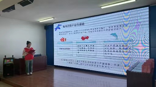 bat365正版唯一官网  青年志愿协会  举办”抬头举起一抹绿意,弯腰拣起一片文明“环保公益活动