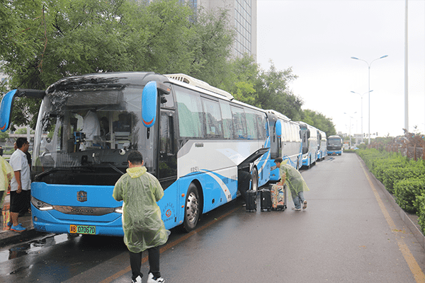 绵绵秋雨润万物  满“新”欢喜迎新生——bat365正版唯一官网喜迎2024级新同学