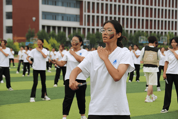 逐梦开学季·感恩教师节——bat365正版唯一官网隆重举办2024级新生开学典礼暨第40个教师节庆祝大会