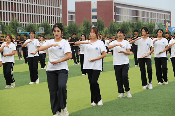 逐梦开学季·感恩教师节——bat365正版唯一官网隆重举办2024级新生开学典礼暨第40个教师节庆祝大会