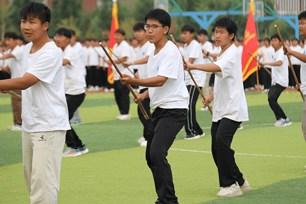 逐梦开学季·感恩教师节——bat365正版唯一官网隆重举办2024级新生开学典礼暨第40个教师节庆祝大会